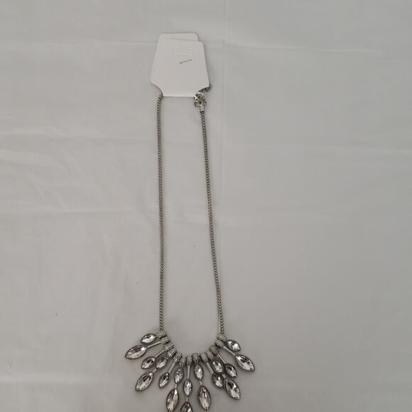 Women's Silver Tone Tear Drop White Crystal Stone Necklace 16 Inches - Picture 4 of 4